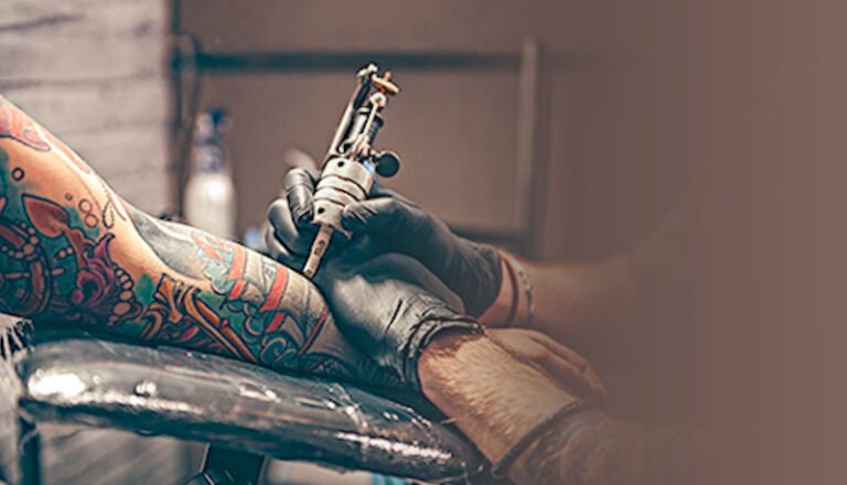¿Qué hace el tatuaje en el cuerpo?